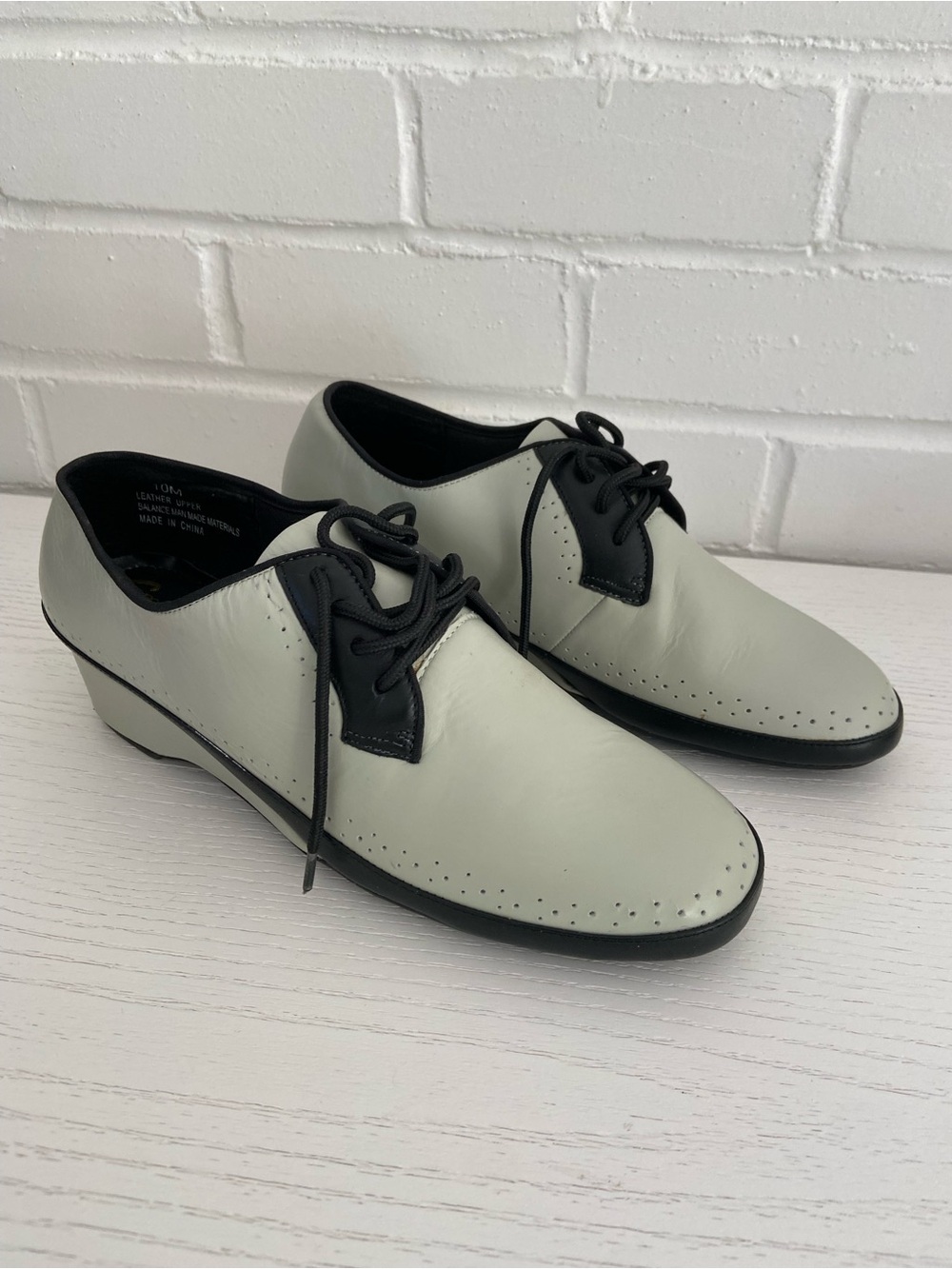 Brand New Womens Two-Tone Lace-Up 1 1/2” Wedge Heel Oxford Dress Shoes  Size 10